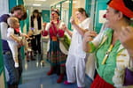 Les clowns d&eacute;barquent &agrave; l'h&ocirc;pital Bic&ecirc;tre