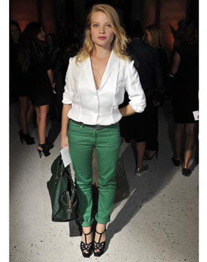 mélanie thierry au défilé yves saint laurent le 4 octobre 2011 à paris
