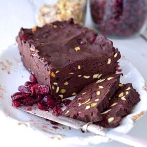 fondant au chocolat aux pistaches et aux cranberries