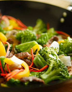 une alimentation saine aide à rester mince et à préserver la fermeté de sa peau.