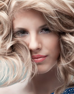 5 gestes anti-cheveux plats 