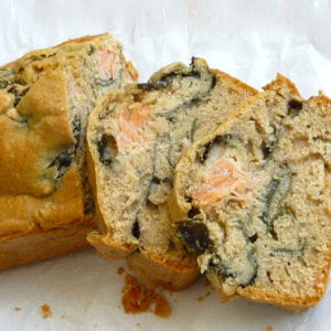 cake au blé noir, algues et truite fumée