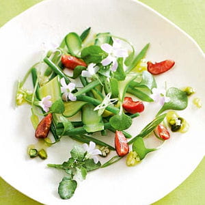 salade de courgette, haricot et cerise, sauce pistache