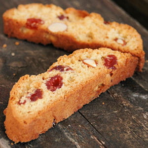 biscotti aux amandes et aux cerises séchées