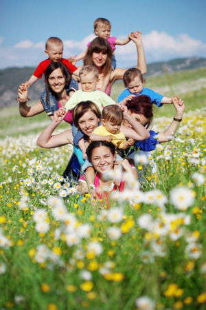 une famille nombreuse, c'est des fous rires, de longues promenades...