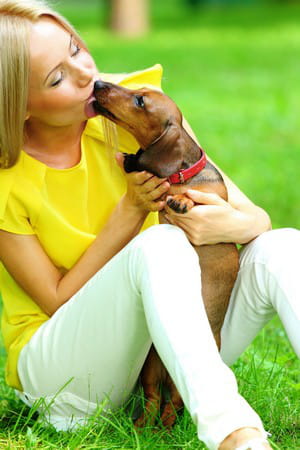 le fait d'adorer son chien n'empêche pas de garder ses distances avec l'animal.
