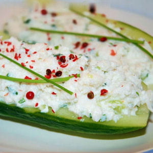 barquette de concombre au crabe et ricotta