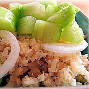 riz au crabe, sauce au concombre