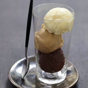 trio de glaces au chocolat 