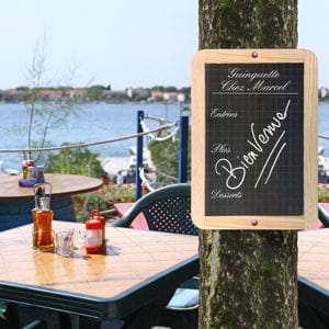 une guinguette de bord de mer.
