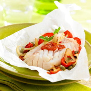 papillotes de cabillaud à la provençale et salsa aux épices douces