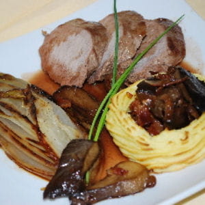 filet de marcassin, endives braisées et champignons