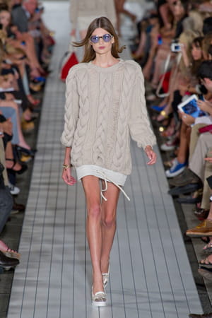 défilé tommy hilfiger prêt-à-porter printemps-été 2013 
