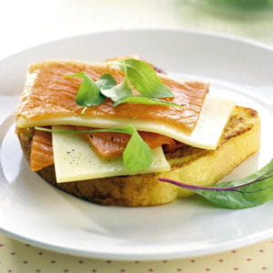 pain perdu au saumon fumé et comté
