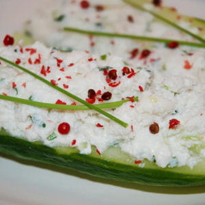 barquette de concombre au crabe et ricotta