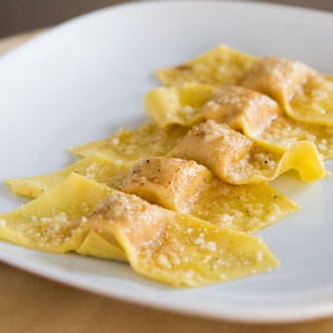 raviolis farcis au potiron, parmesan et amarettis