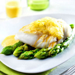 cabillaud aux asperges, crème de lait safrané