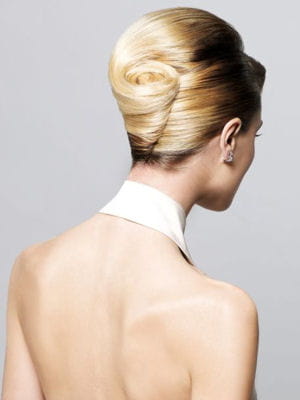 Chignon banane Grace de Michel Dervyn. Coiffure de mariée