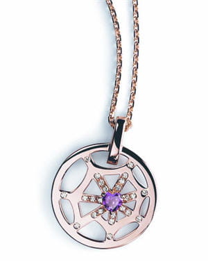 le pendentif 'attrape-moi... si tu m'aimes' de chaumet