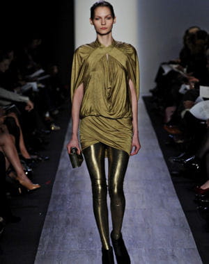 la robe vert bronze de bcbg