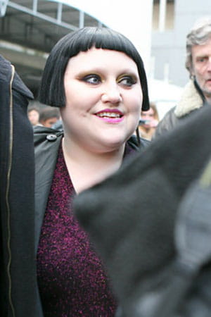 beth ditto, au défilé vivienne westwood, à paris le 5 mars 2010 