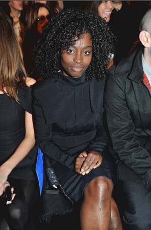 aïssa maïga au défilé karl lagerfeld 