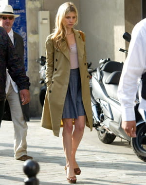 clémence poesy sur le tournage de la saison 4 de gossip girl à paris