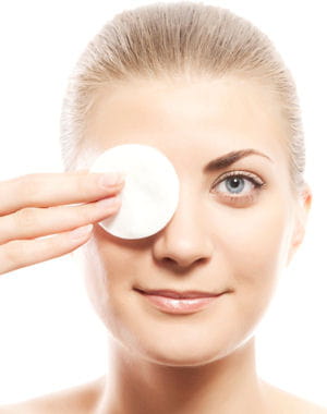 5 gestes pour démaquiller ses yeux 