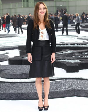 vanessa paradis au défilé chanel au grand palais à paris le 5 octobre 2010