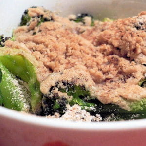 crumble brocoli-béchamel à la brousse