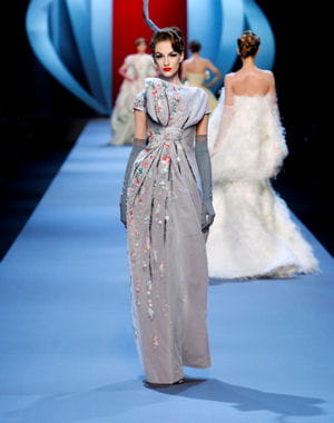 le défilé haute couture printemps-été 2011 de dior