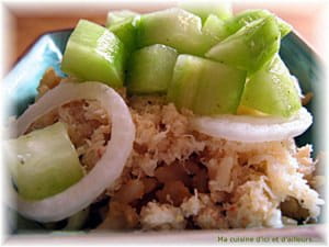 riz au crabe, sauce au concombre 