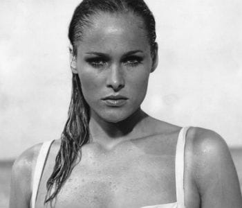 ursula andress dans 'james bond contre docteur no'.