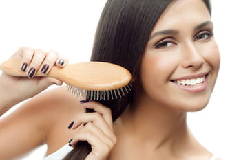 Soin des cheveux : tout sur la tendance shampoing sec