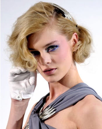 Cheveux boucl&eacute;s : des id&eacute;es de coiffure pour les sublimer