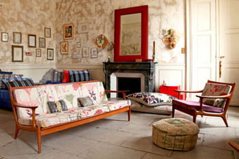D&eacute;co color&eacute;e et fantaisie dans un int&eacute;rieur de cr&eacute;atrice