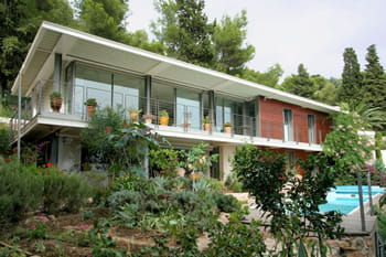 Villa de m&eacute;tal vue sur mer