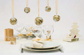 No&euml;l : ornez votre table d'une parure dor&eacute;e