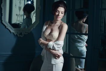 Dans l'atelier de lingerie Simone P&eacute;r&egrave;le...