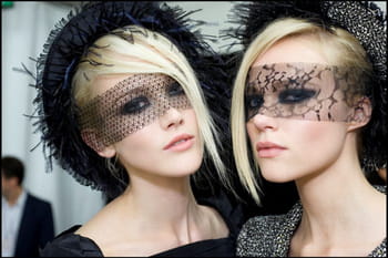 Le look maquillage du d&eacute;fil&eacute; Haute Couture automne-hiver 2011-12 de Chanel