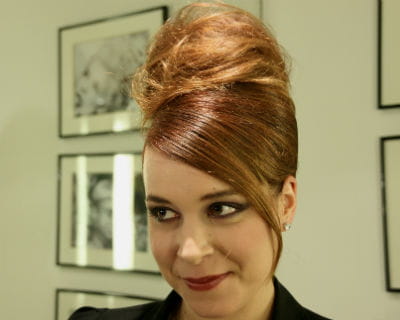 se faire un chignon de soirée glamour 
