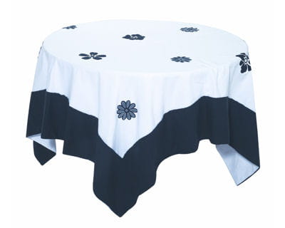 nappe brodée de carré blanc