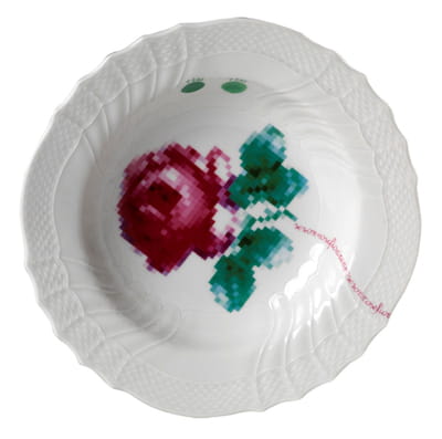 assiette motif broderie