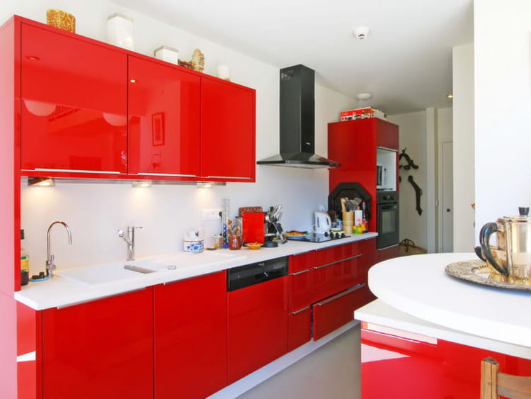 Chambre A Coucher Translation : Une cuisine rouge contemporaine et épurée Des cuisines rouge Chambre A Coucher Translation : Une cuisine rouge contemporaine et épurée Des cuisines rouge