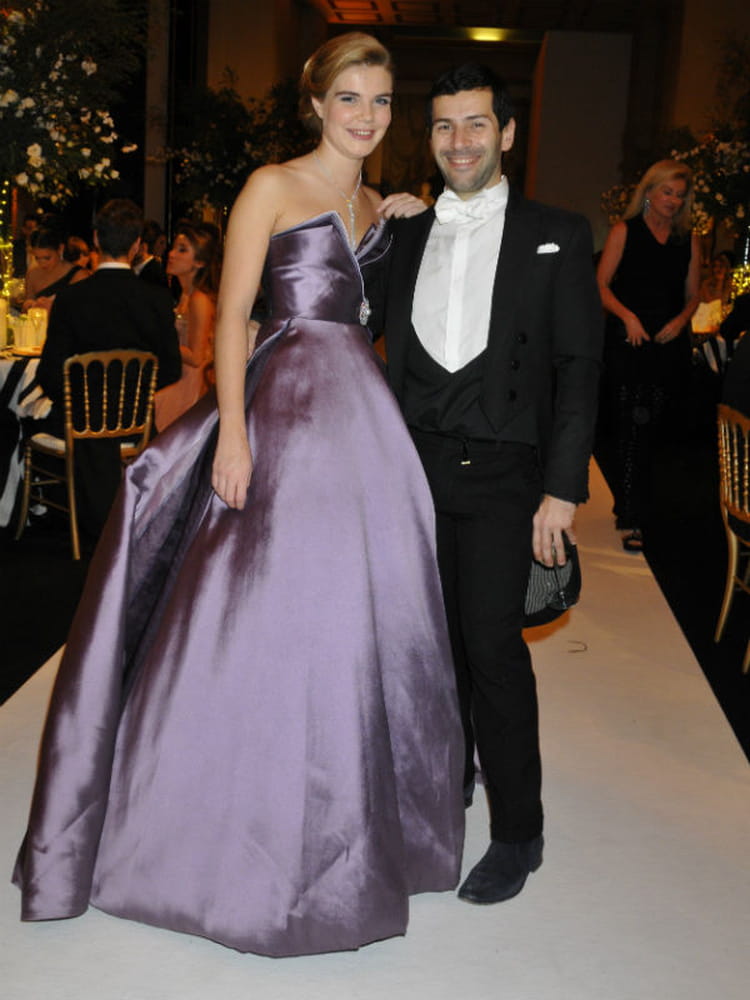 SAR la Princesse Elisabeth de Bourbon Princesse de Parme Entrez dans le Bal des Débutantes SAR la Princesse Elisabeth de Bourbon Princesse de Parme Entrez dans le Bal des Débutantes
