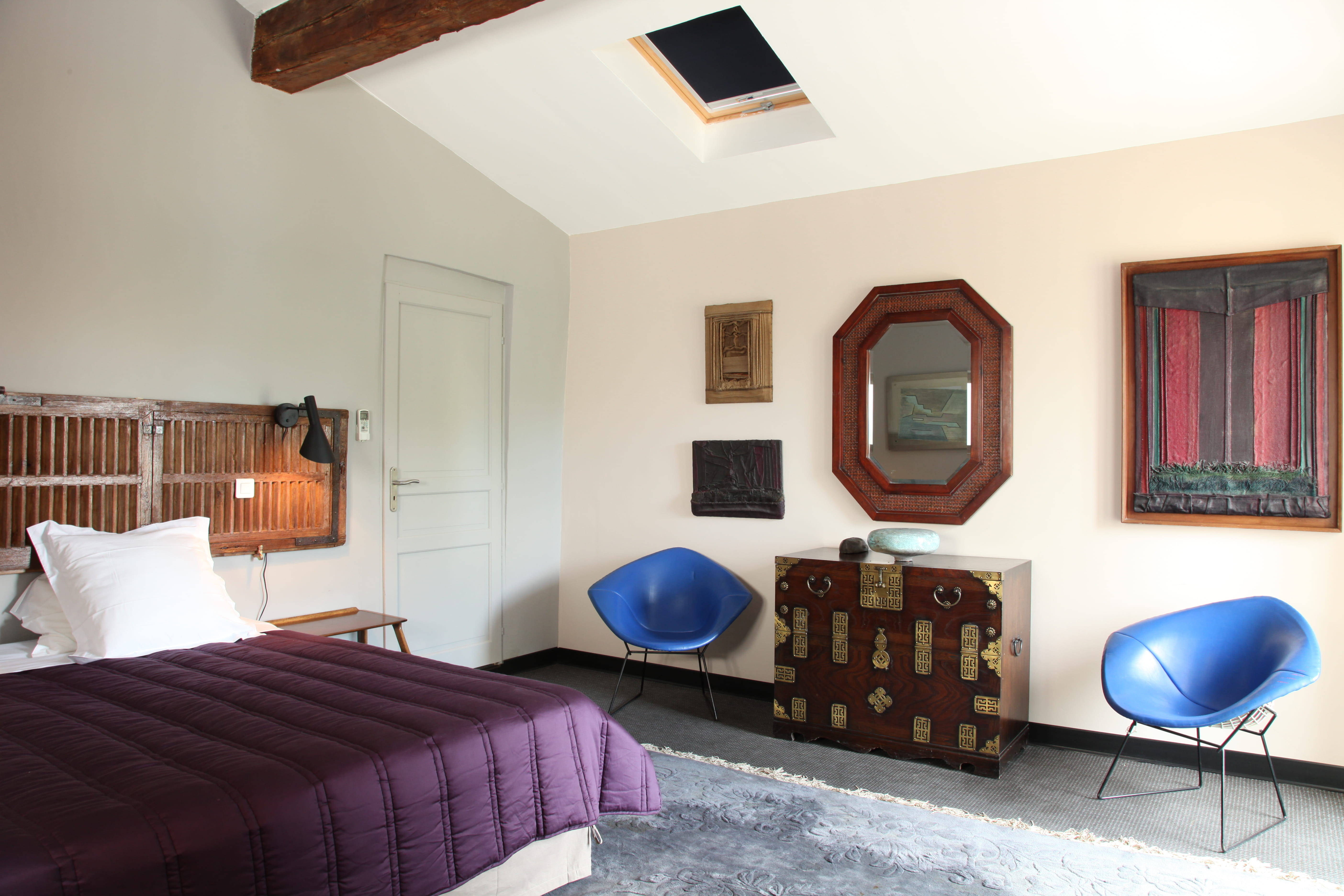 Une chambre entre ancien et moderne