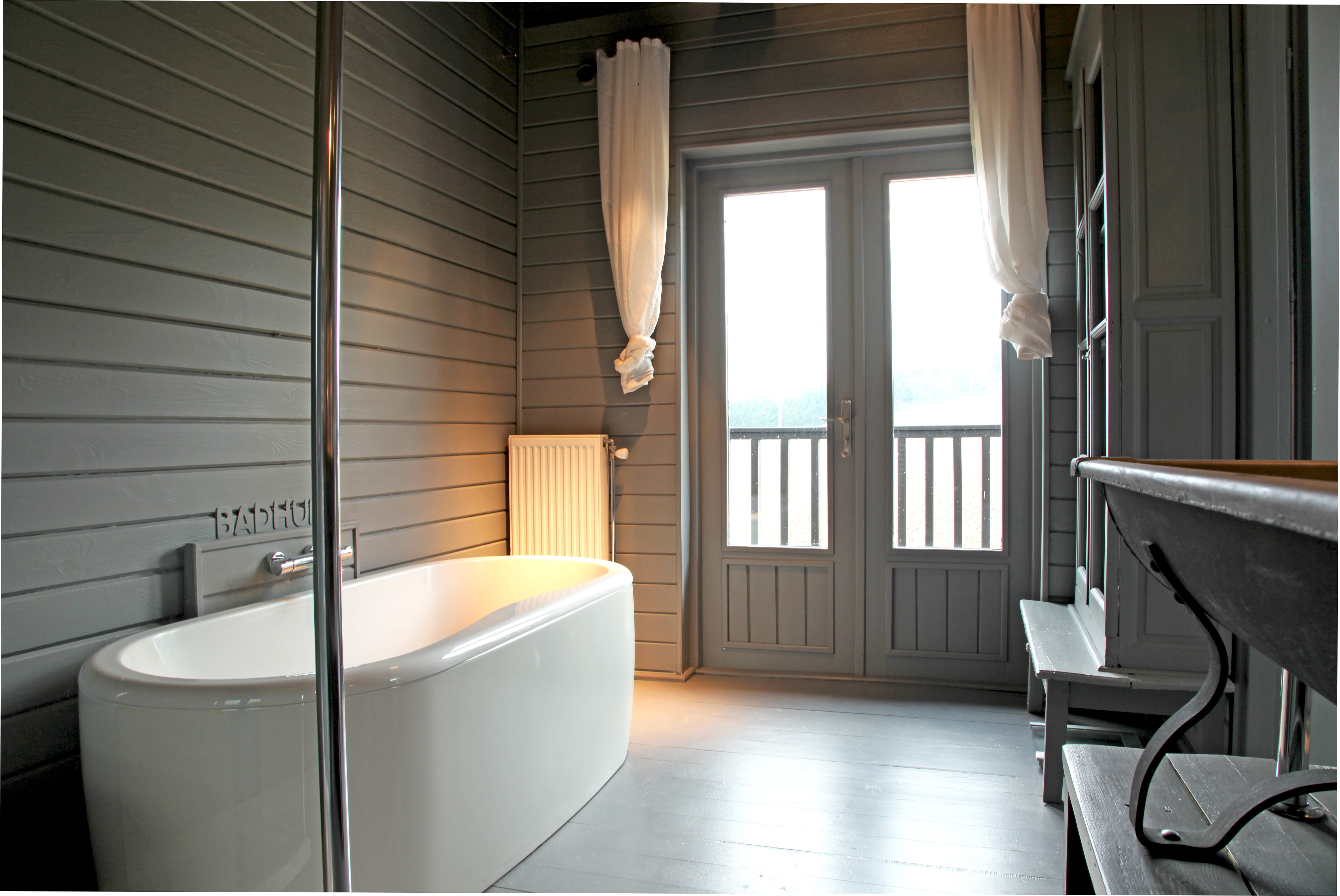 Salle de bain beige et gris: plantes de salle bains. peinture ...
