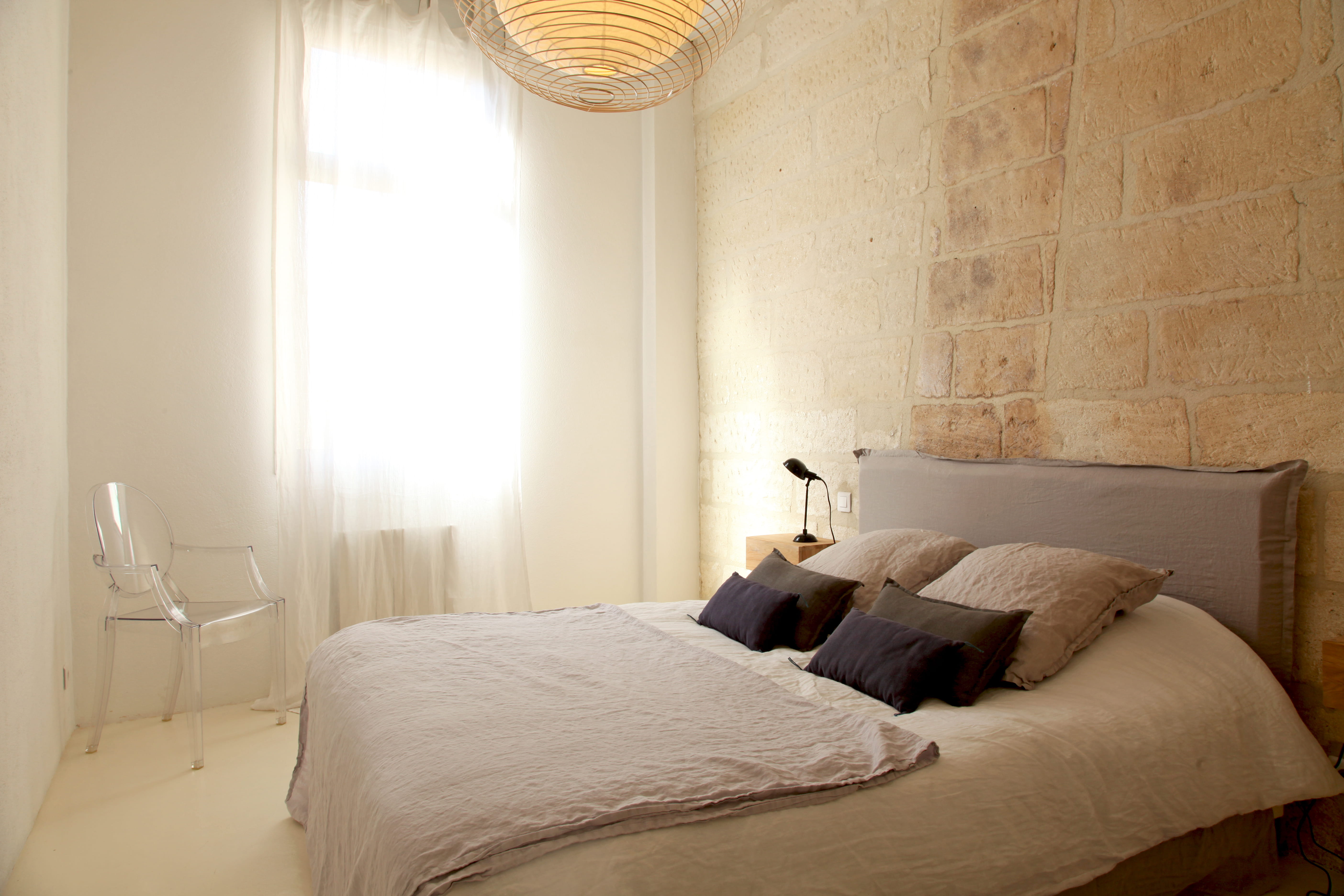 Une chambre aux couleurs naturelles