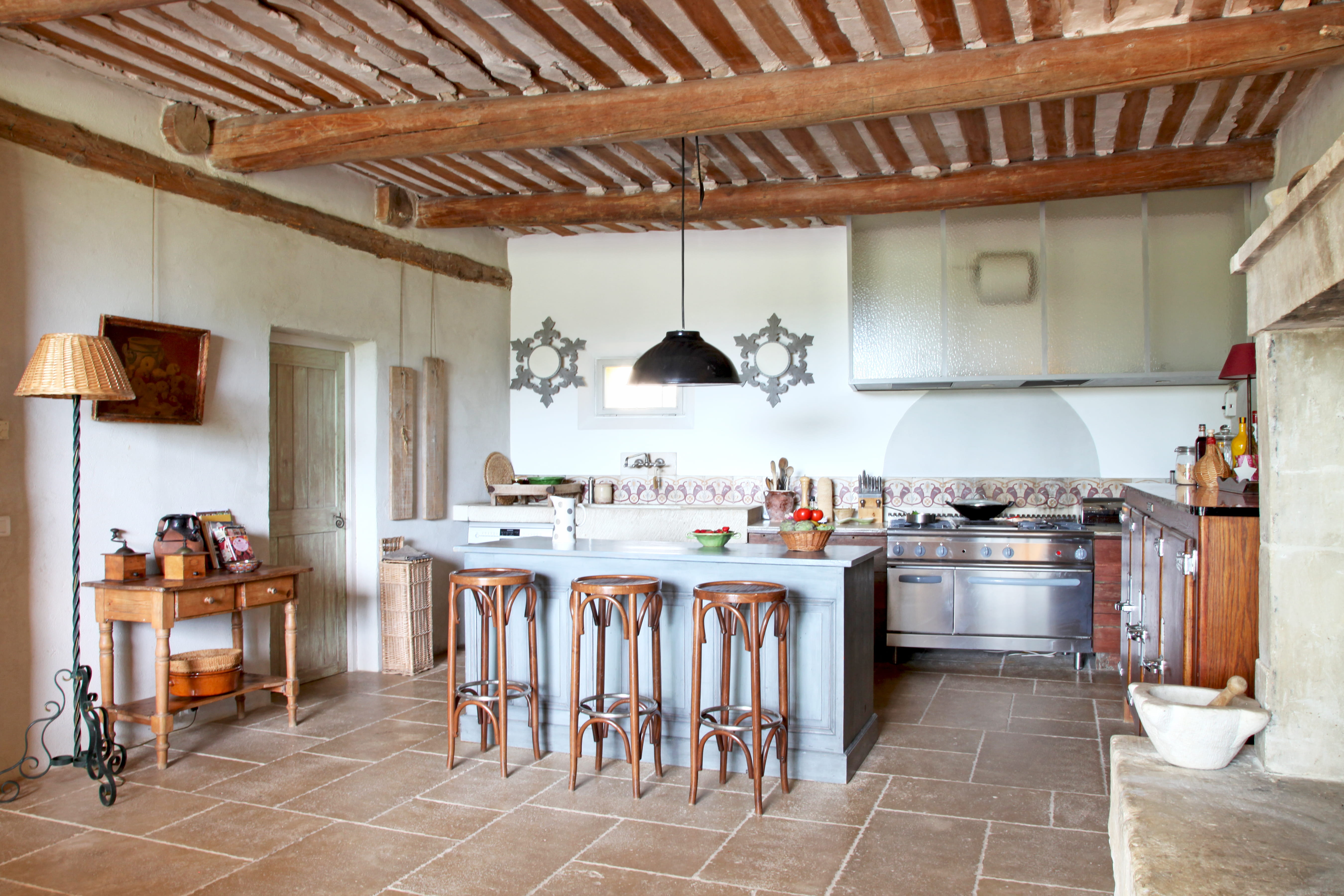 Une cuisine campagne rustique et brocante