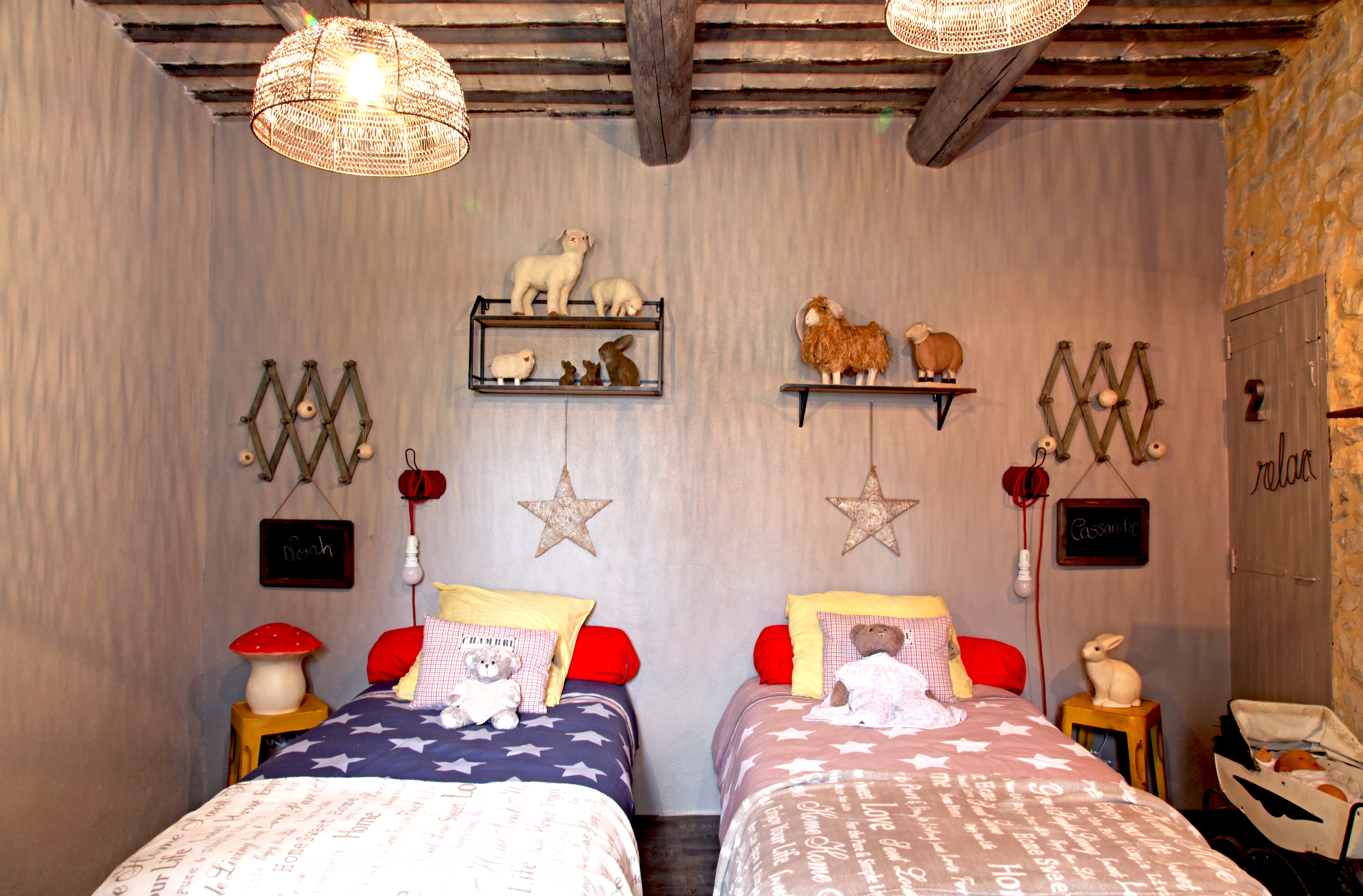 Une chambre d'enfant couleurs pastel